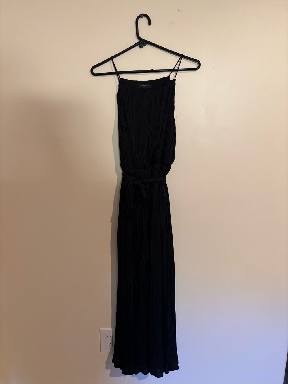 Banana Republic Black Pleated Maxi Dress with Tie Waist Size M
